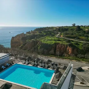 https://carvi-beach-hotel.hotelaalgarve.com